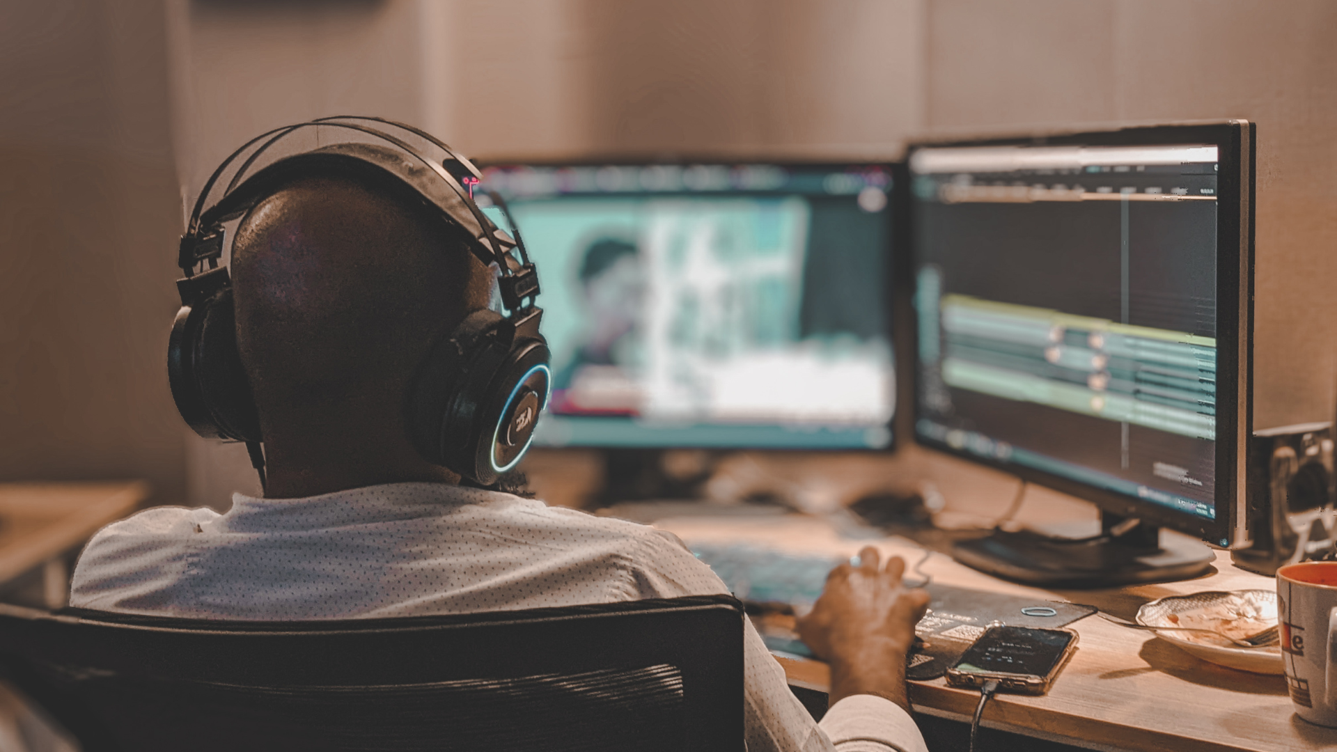 Deluxe Service Bundle – Social Media + AI Commercials + Landing Page